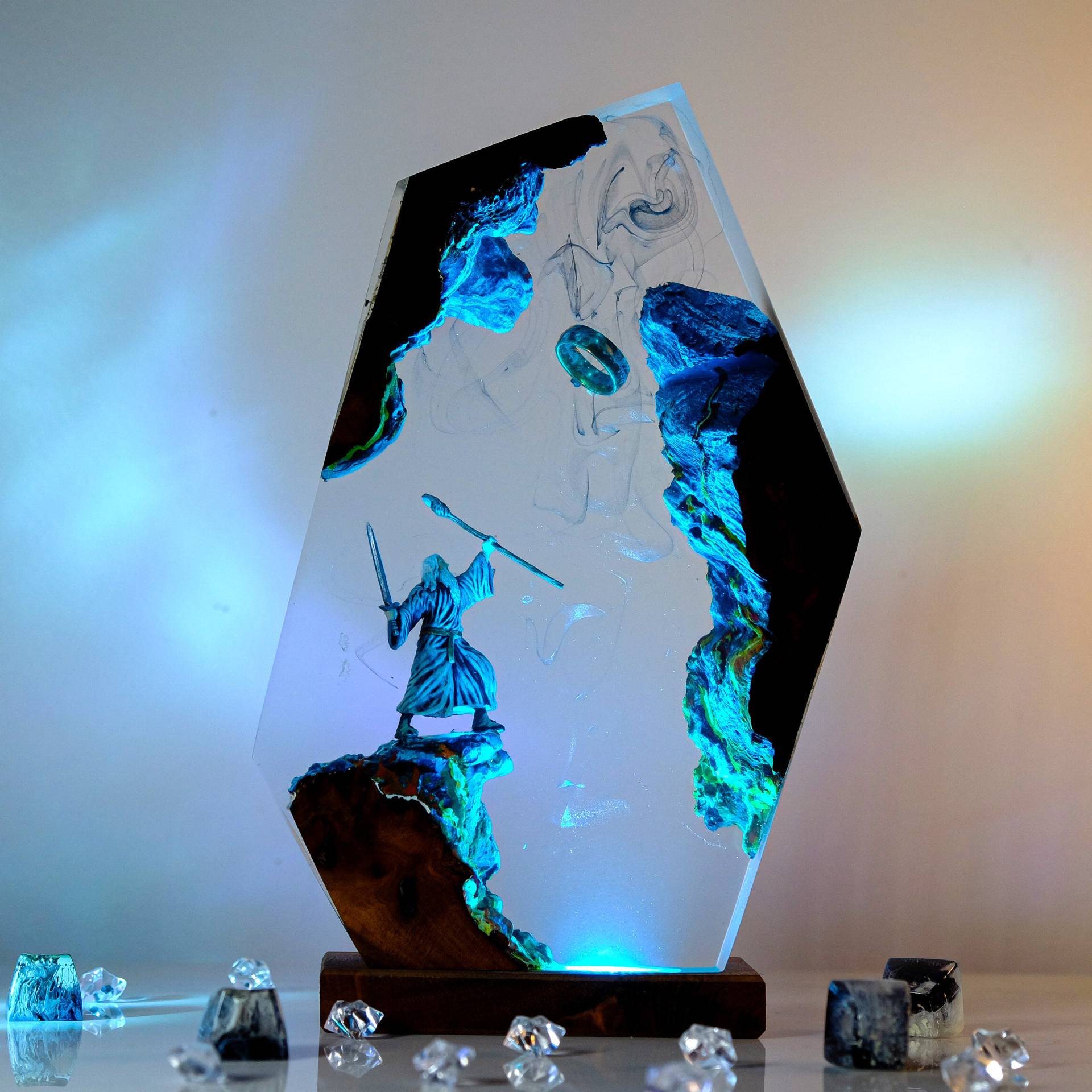 Home Decor Ideas - 映画シーンフィギュアテーブル樹脂ランプマジックリングカラフルナイトライトカスタマイズされたクリエイティブ芸術的なデスクトップホームデコレーションUSB充電