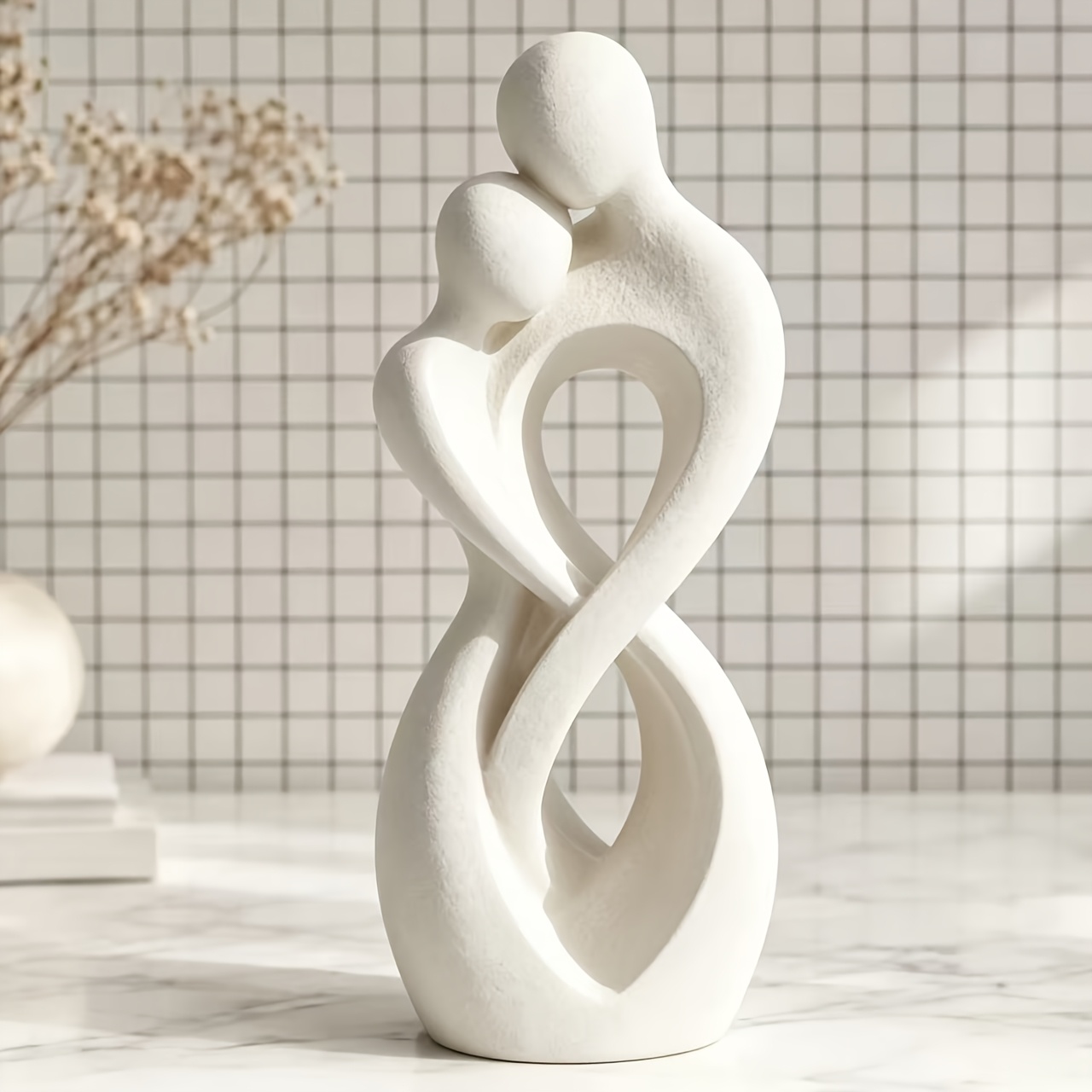 「永遠の絆」抽象的な抱擁する人物像彫刻 – 北欧ミニマリスト - Abstract Sculpture Resin のレビューと価格